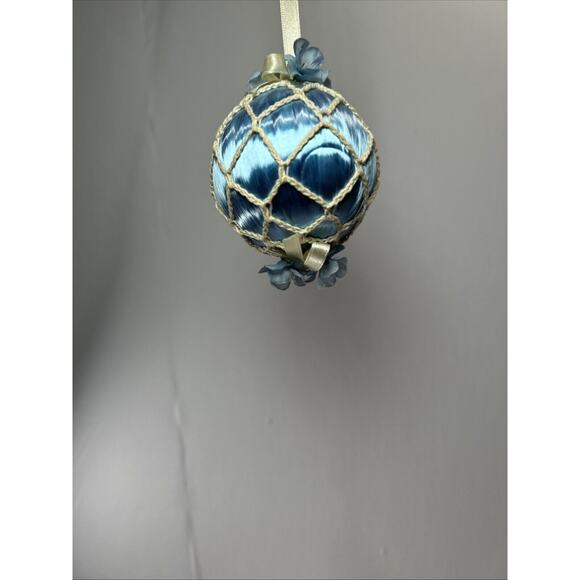 Vintage Crochet Christmas Ornaments Lot of 7 Handmade Ball Decor w/ Flowers - Picture 10 of 16